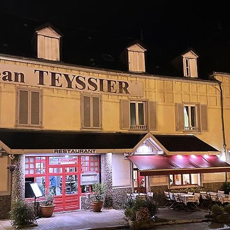 Logis Hotel Teyssier Uzerche Exteriör bild