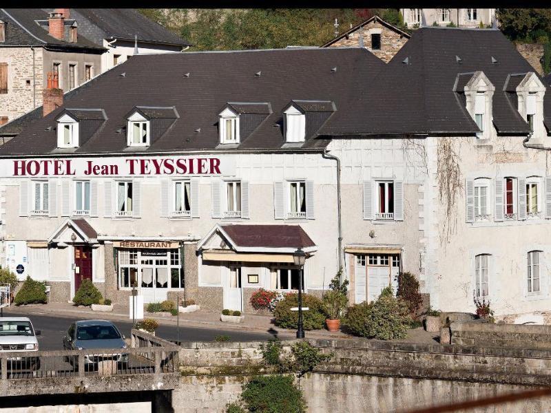 Logis Hotel Teyssier Uzerche Exteriör bild