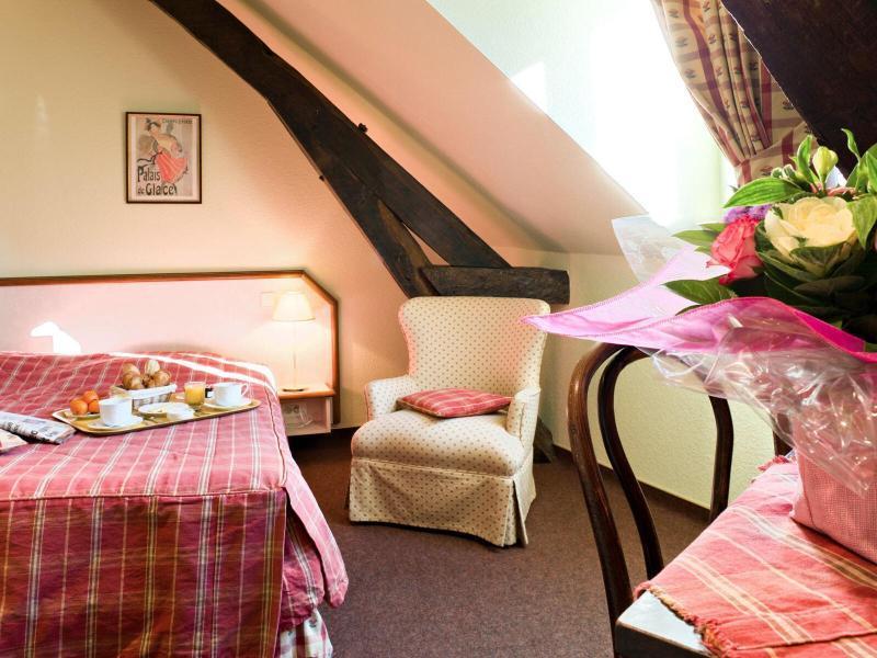 Logis Hotel Teyssier Uzerche Exteriör bild