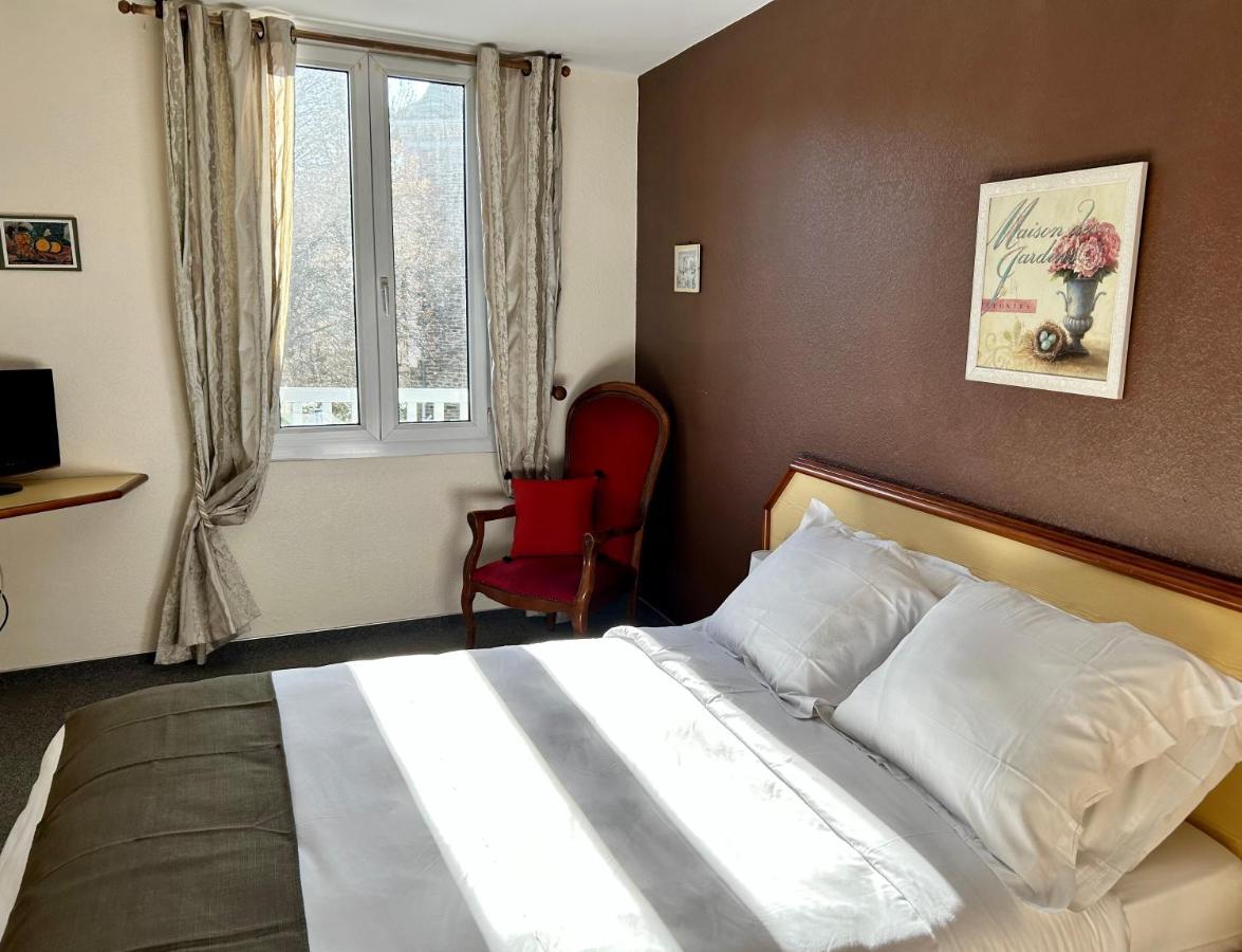 Logis Hotel Teyssier Uzerche Exteriör bild