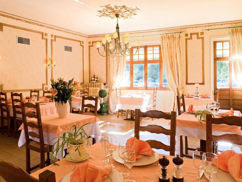 Logis Hotel Teyssier Uzerche Exteriör bild